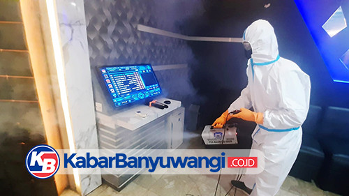 Siap Buka Kembali, Mirah Karaoke & Lounge Banyuwangi Disemprot Fogging Disinfektan