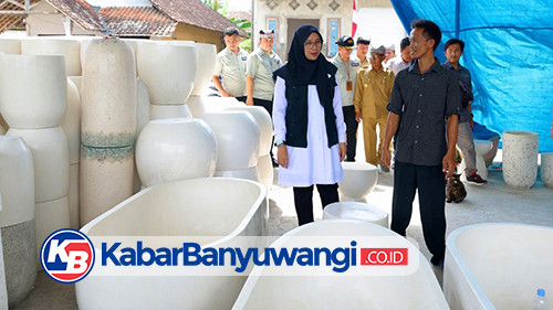 https://kabarbanyuwangi.co.id/asset/foto_berita/furniture_limbah_plastik.jpg