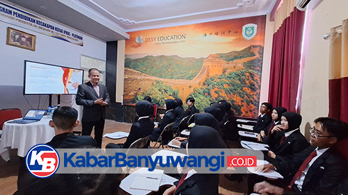 Sambangi Desy Education Banyuwangi, GM Hotel Sahid Surabaya Bekali Peserta PKK Bidang Perhotelan