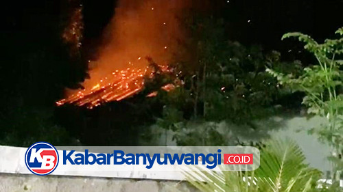 Ditinggal Menginap ke Kerabat, Rumah Warga Kabat Banyuwangi Ludes Terbakar