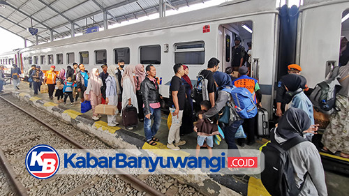 KAI Mulai Jual Tiket Kereta untuk Libur Natal dan Tahun Baru 2024