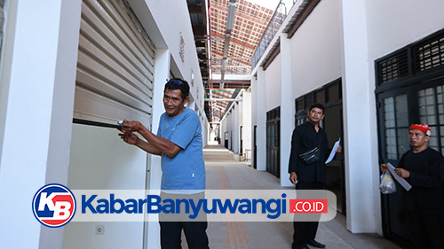 https://kabarbanyuwangi.co.id/asset/foto_berita/lapak_pasar_banyuwangi.jpg