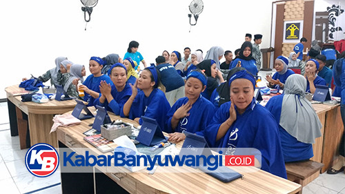 Warga Binaan Lapas Banyuwangi Dilatih Tata Rias Wajah