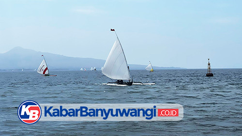 Lomba Perahu Layar Di Banyuwangi Sebanyak 70 Peserta Taklukkan Ombak