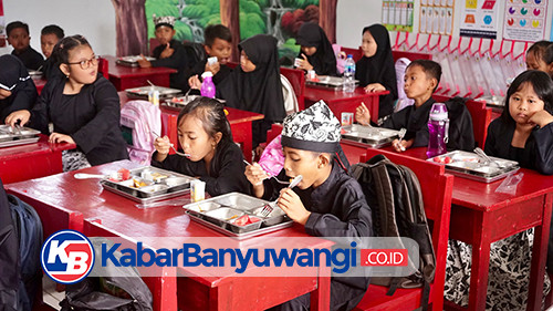 https://kabarbanyuwangi.co.id/asset/foto_berita/mbg_di_banyuwangi.jpg