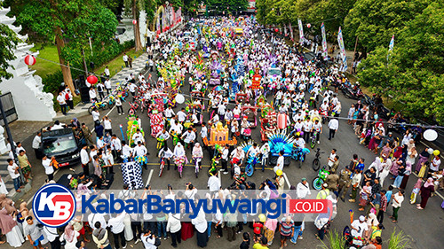 https://kabarbanyuwangi.co.id/asset/foto_berita/pawai_endhog-endhogan.jpg