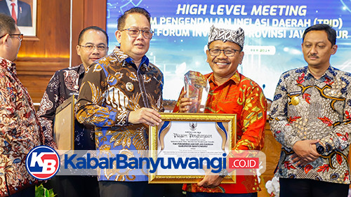 https://kabarbanyuwangi.co.id/asset/foto_berita/penghargaan_tpid.jpg