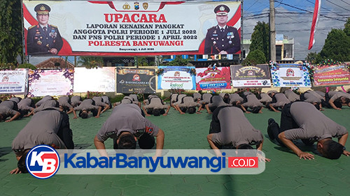 Naik Pangkat, 77 Polisi di Banyuwangi Sujud Syukur