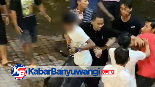 Pria Diduga Copet Jadi Bulan-bulanan Massa Setelah Aksinya Dipergoki Tukang Parkir Swalayan