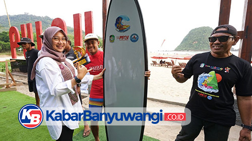 Red Island Gandrung Surf Competition Banyuwangi Diikuti Puluhan Surfer Nasional