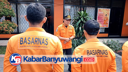 SAR Cari Pemancing Hilang Diduga Terseret Ombak Pantai Pulau Merah Banyuwangi