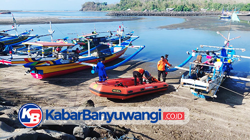 Dua Kapal Terbalik di Perairan Banyuwangi, SAR Sisir Grajagan dan Muncar Cari Tiga Korban Hilang