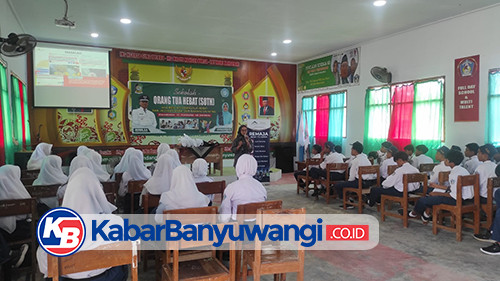 Cegah Pernikahan Dini, Dulur Sehat PT BSI Sosialisasi ke Pelajar di Banyuwangi