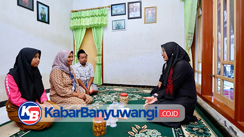 Takziyah ke Almarhum Ketua KPPS di Banyuwangi, Bupati Ipuk: Insya Allah Khusnul Khotimah