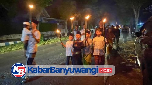 Malam Satu Suro, Warga Banyuwangi Semarakkan Tradisi Oncor-oncoran