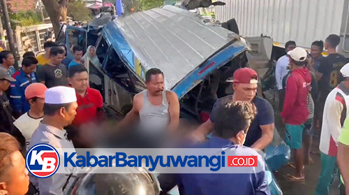 Tabrakan Travel di Banyuwangi Renggut Nyawa Pekerja Bangunan, Korban Selamat Sempat Rasakan Firasat