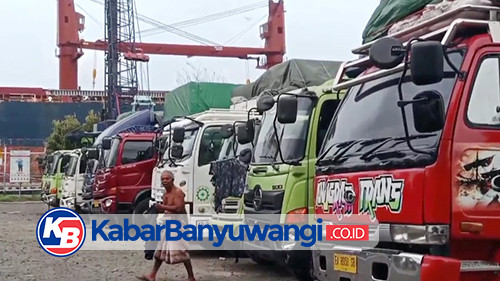 Antrean Truk Logistik Mengular di Pelabuhan Tanjungwangi, Buntut Kapal Kehabisan Bahan Bakar