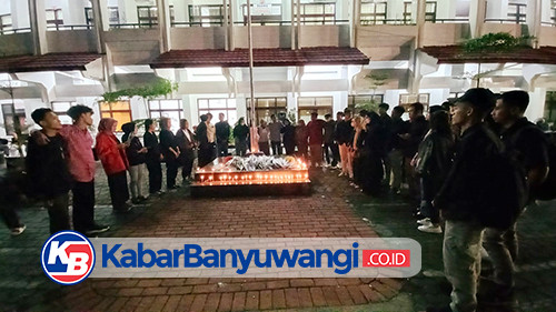 Mahasiswa Untag Banyuwangi Nyalakan Lilin dan Keluarkan Pernyataan Atas Tragedi Kanjuruhan